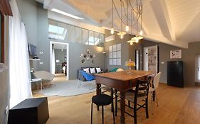 Casa Bellagio, Residence / Apartments